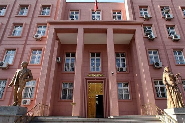 Boşanan anne çocuğuna 'üstün yarar' şartıyla soyadını verebilecek