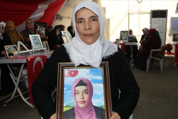 Diyarbakır annesi: O taşların ve mağaraların içerisine layık değilsiniz