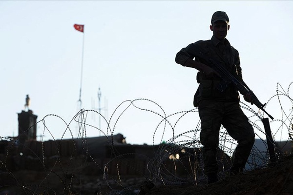 İkna yöntemiyle bir terörist daha teslim oldu