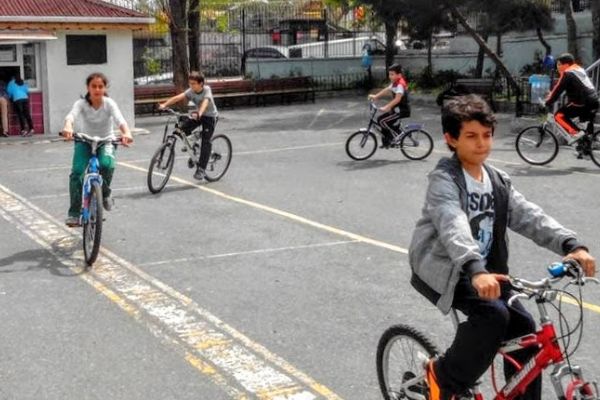 Bisikletli Okul Servisi