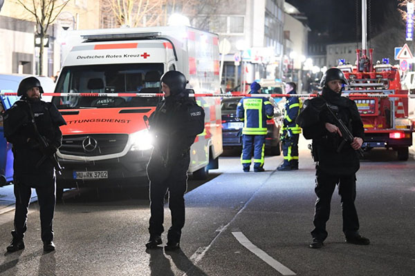 İtalyan Corriere della Sera gazetesi: Kokuşmuş bir şeyler var Almanya'da!..