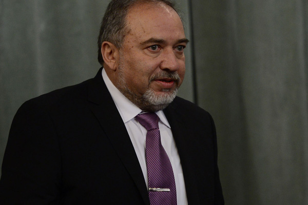 Liberman: Mossad Başkanı Katar'a giderek, Gazze'ye yardımların devam etmesini istedi