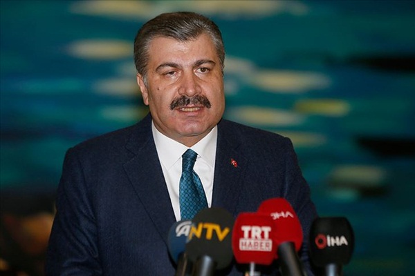 Bakan Koca: İran'la sınır kapıları geçici olarak kapatıldı