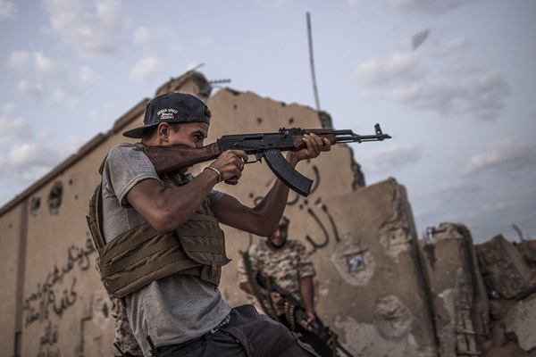 BAE’den Hafter milislerine 43 günde 100 uçak dolusu askeri takviye