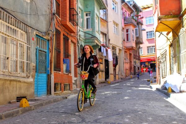 Balat sokakları bisiklet ziliyle şenleniyor