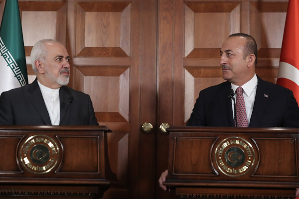 Çavuşoğlu ve Zarif’ten koronavirüs görüşmesi