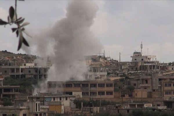 İdlib'de 18 sivil yerleşim Rus bombardımanı altında