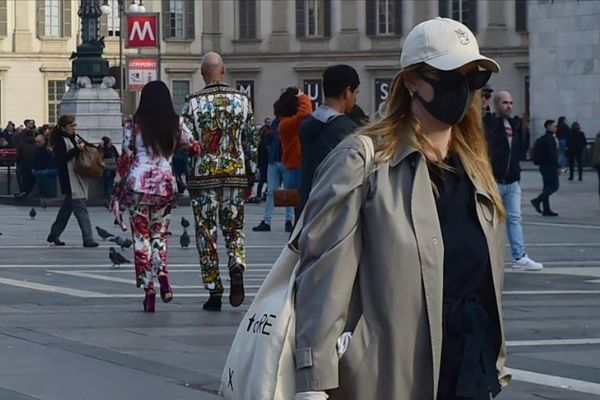 İtalya'da Kovid-19 nedeniyle can kaybı 11'e çıktı