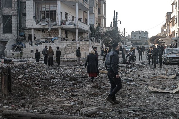 Rusya'nın İdlib'e saldırılarında 4 sivil hayatını kaybetti