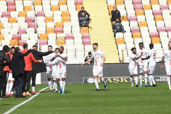 Antalyaspor ligde ve kupada çıkışını sürdürmek istiyor