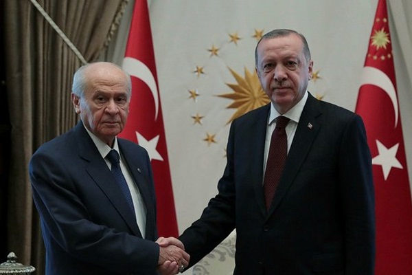 Erdoğan, Bahçeli ile bir araya geldi