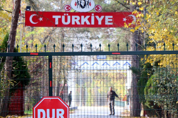 Pazarkule Sınır Kapısı geçişlere kapandı