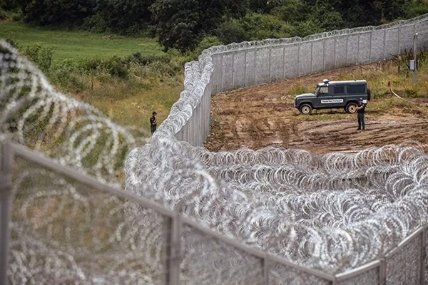 Türkiye'nin sığınmacıları durdurmama kararının ardından Bulgaristan, sınırda güvenlik önlemlerini artırdı