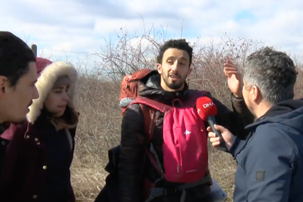 Yunanistan'a geçen göçmenler, Avrupa'nın içlerine yürüyor