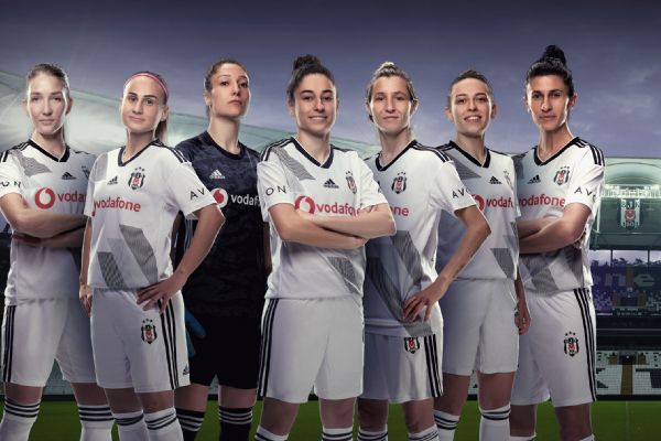 Vodafone Park'ta saha kadınların