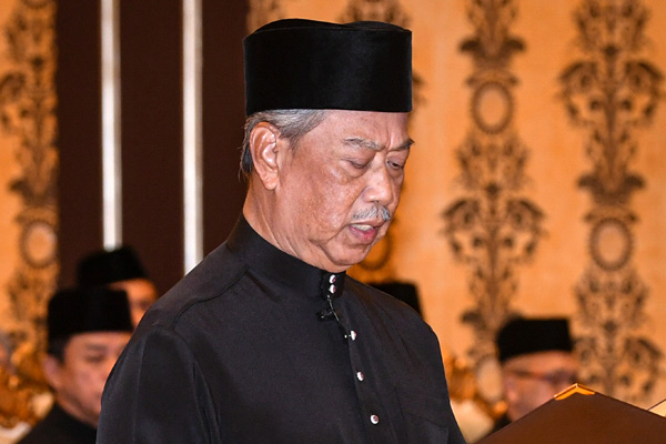 Malezya'nın yeni başbakanı göreve başladı