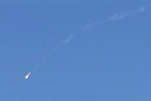 Düşen uçakları arayan rejim telsizcisine, muhalif telsizcisi cevap verdi