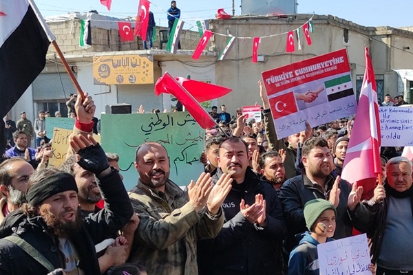 Suriyelilerden Bahar Kalkanı Harekatı'na destek