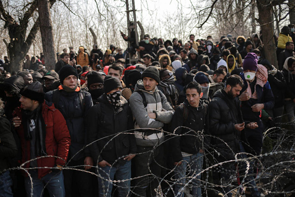 Yunanistan yardım istedi, AB göçmen akışına karşı Frontex'i devreye sokuyor