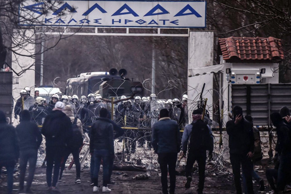 Yunan askeri Türkiye sınırında gerçek mermilerle tatbikat yapacak