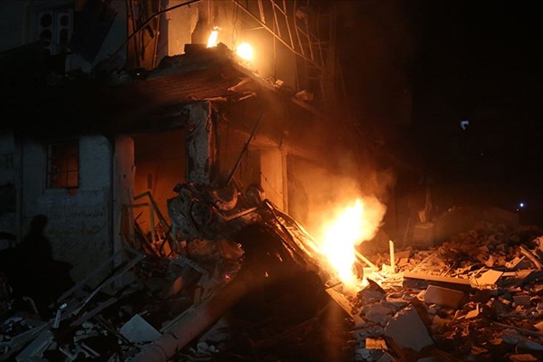 Rus savaş uçakları İdlib'de sivilleri vurdu: Ölü ve yaralılar var