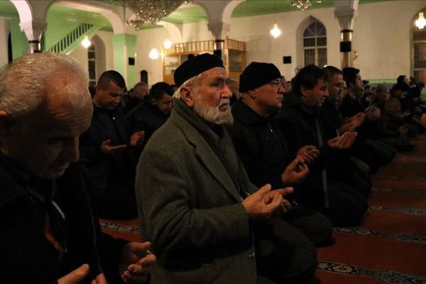 Camilerde Mehmetçik için dua edildi