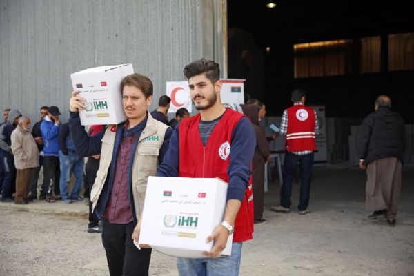 5 bin Libyalıya insani yardım