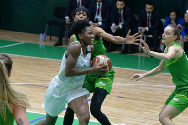 Periler lideri devirdi; 69-51