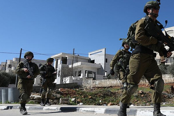 İsrail'den 15 Filistinliye gözaltı: Aralarında Hamas yöneticileri var