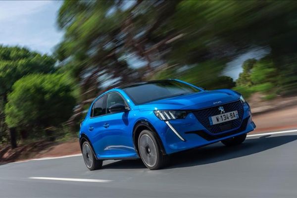 Yeni Peugeot 208, “2020 Yılın Otomobili” seçildi