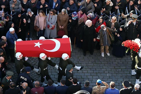 Şehit Uzman Çavuş Kadir Tuncer son yolculuğuna uğurlandı