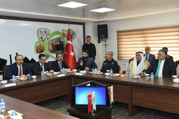 Şanlıurfa Valisi Abdullah Erin, Suriyeli kanaat önderlerini bilgilendirdi