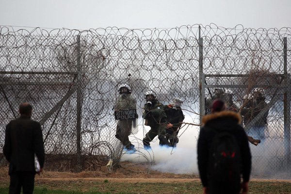 Almanya İçişleri Bakanlığı, Yunan sınırındaki mültecilere seslendi: Sınırlarımız kapalı