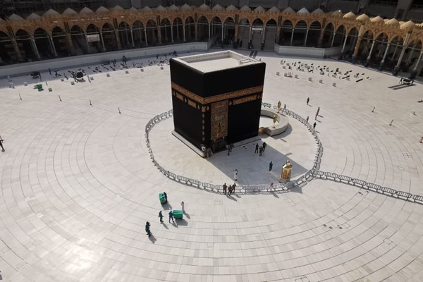 S. Arabistan'da koronavirüs önlemleri: Kabe’ye girişler kapatıldı
