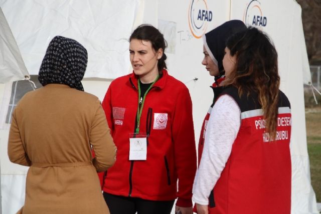 Deprem travmasına uzman desteği