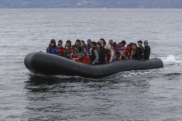 Sahil Güvenlik Komutanlığı duyurdu! Yunanistan tarafından botları patlatılan 97 sığınmacı kurtarıldı