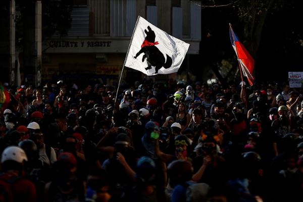 Şili'de hükümet karşıtı gösteriler devam ediyor