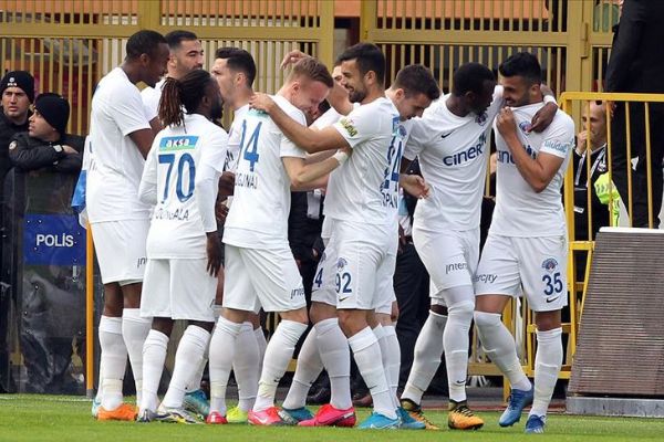 Kasımpaşa evinde farklı kazandı