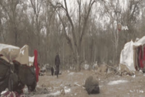 Yunan askeri Meriç Nehri’ne dikenli teller çekiyor