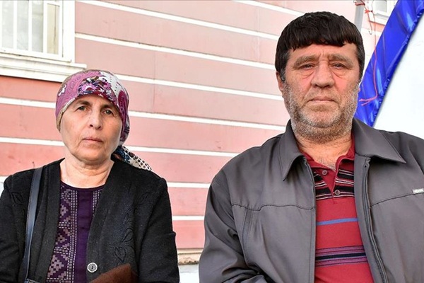 Evlat nöbetine bir aile daha katıldı