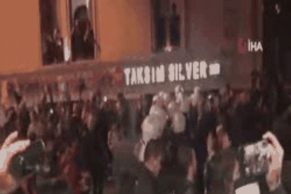 Taksim’de izinsiz gösteride 34 kişi gözaltına alındı