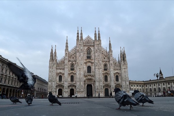 İtalya'da tüm ticari faaliyetler durdurulacak