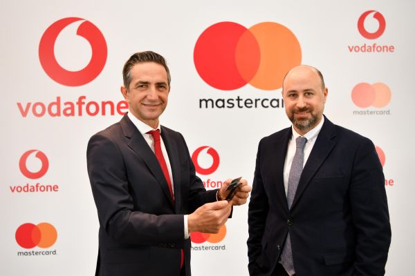 Vodafone ve Masterpass’tan 'temassız kartla yükleme' kolaylığı