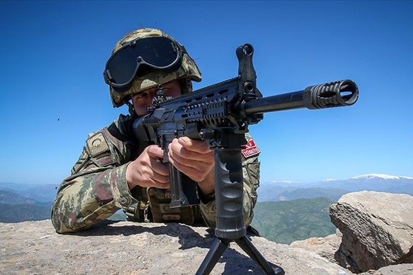 Sızma girişiminde bulunan 2 terörist öldürüldü