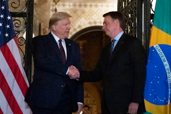 Trump’la tokalaşan Brezilya Devlet Başkanı'na koronavirüs teşhisi kondu
