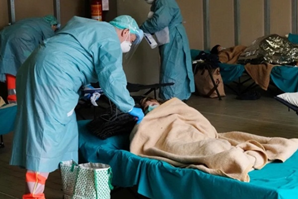 İtalya'ya kötü haber: Yoğun bakım ünitelerini kullanamayacağımız zamana doğru yaklaşıyoruz