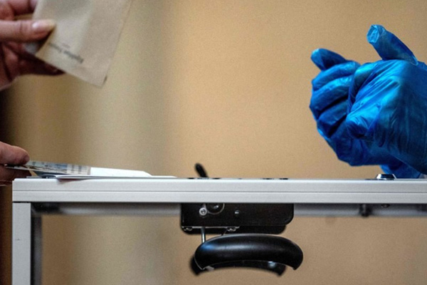 Fransa'da yerel seçim: Halkın yarısı sandığa gitmedi