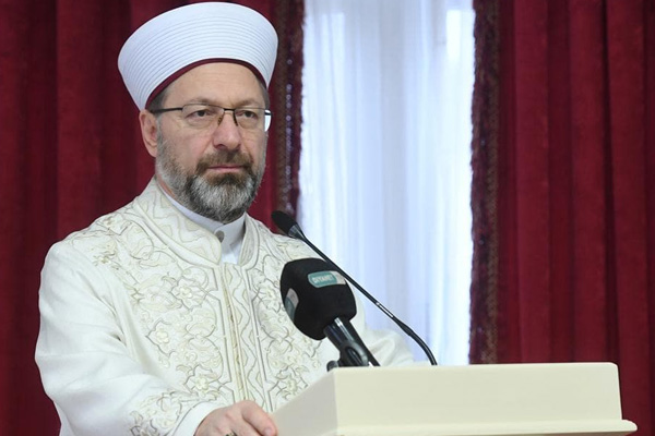 Diyanet İşleri Başkanı Erbaş: Cuma namazı yerine öğle namazı kılınabilir, cemaatle namaza ara verilmiştir