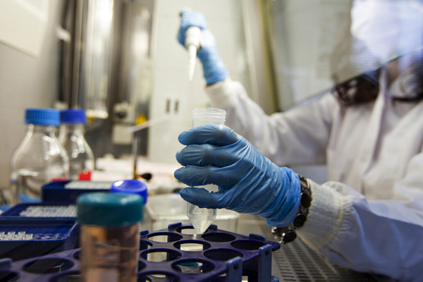 Türk bilim insanının şirketi, koronavirüs aşısı için Çin ve Amerikan ilaç devleriyle anlaştı