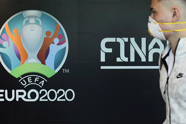 UEFA, EURO 2020'yi erteledi